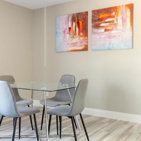 Entire 2 Bedroom Apartment Downtown - U2 Кичънър Екстериор снимка