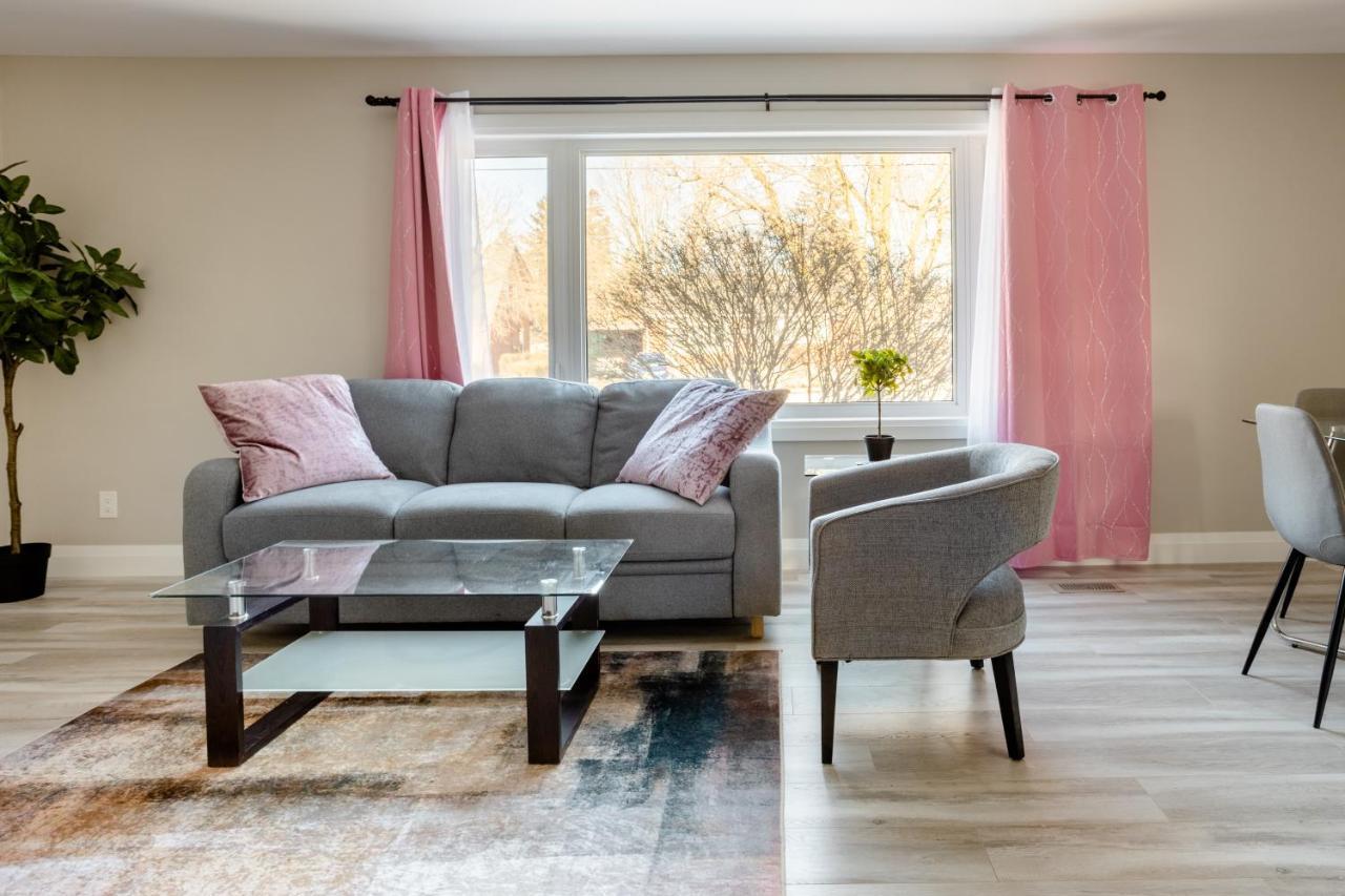Entire 2 Bedroom Apartment Downtown - U2 Кичънър Екстериор снимка