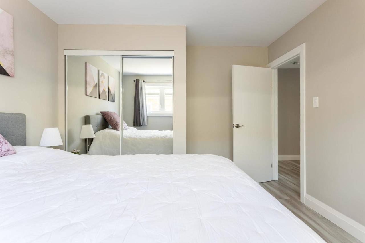 Entire 2 Bedroom Apartment Downtown - U2 Кичънър Екстериор снимка